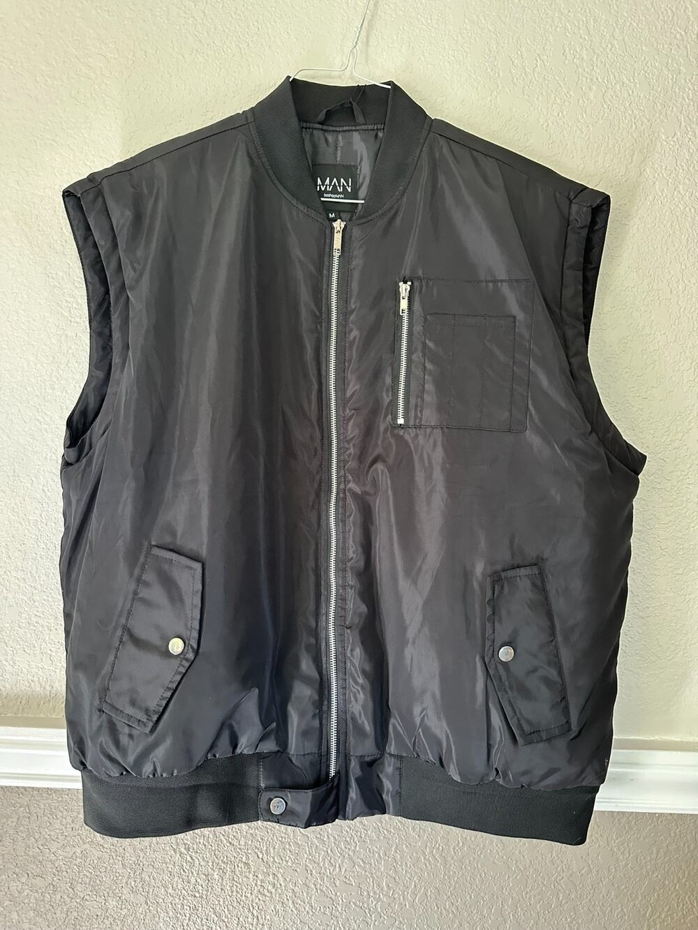 boohooMAN Mens Sleeveless Oversized Bomber Jacket Vest Gilet Black Size M NWT